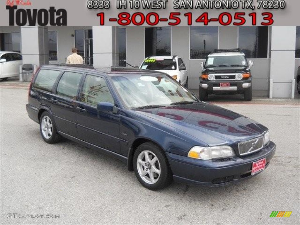 Dark Blue Metallic Volvo V70