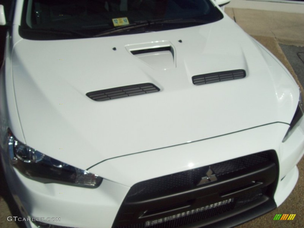 2012 Lancer Evolution GSR - Wicked White / Black Recaro photo #11