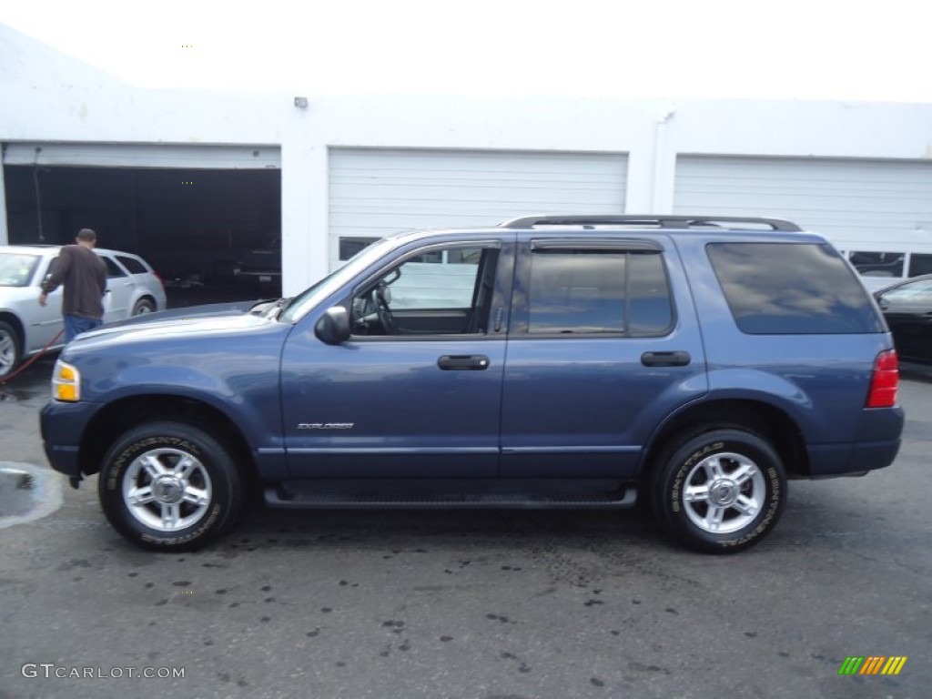 2004 Explorer XLT 4x4 - Medium Wedgewood Blue Metallic / Gray photo #8