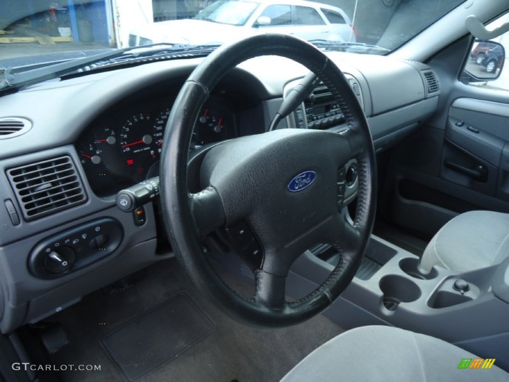 2004 Ford Explorer XLT 4x4 Gray Steering Wheel Photo #60459342