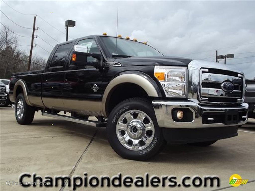 2012 F250 Super Duty Lariat Crew Cab 4x4 - Tuxedo Black Metallic / Black photo #1