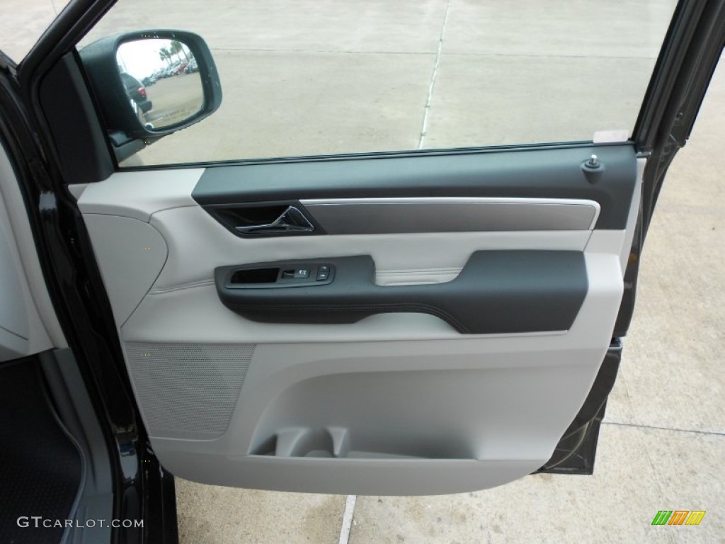 2012 Volkswagen Routan SEL Aero Gray Door Panel Photo #60464713