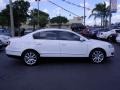 Candy White - Passat Komfort Sedan Photo No. 10
