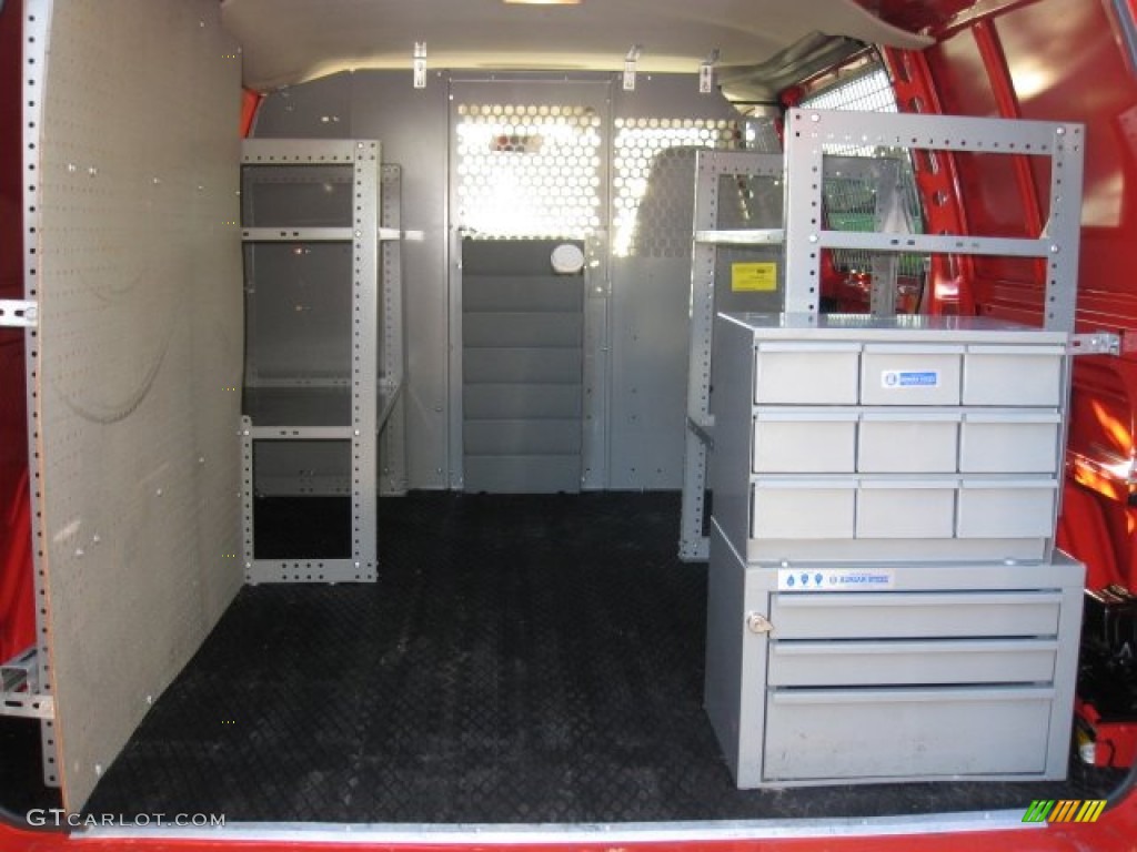 2005 Astro Cargo Van - Red / Medium Gray photo #7