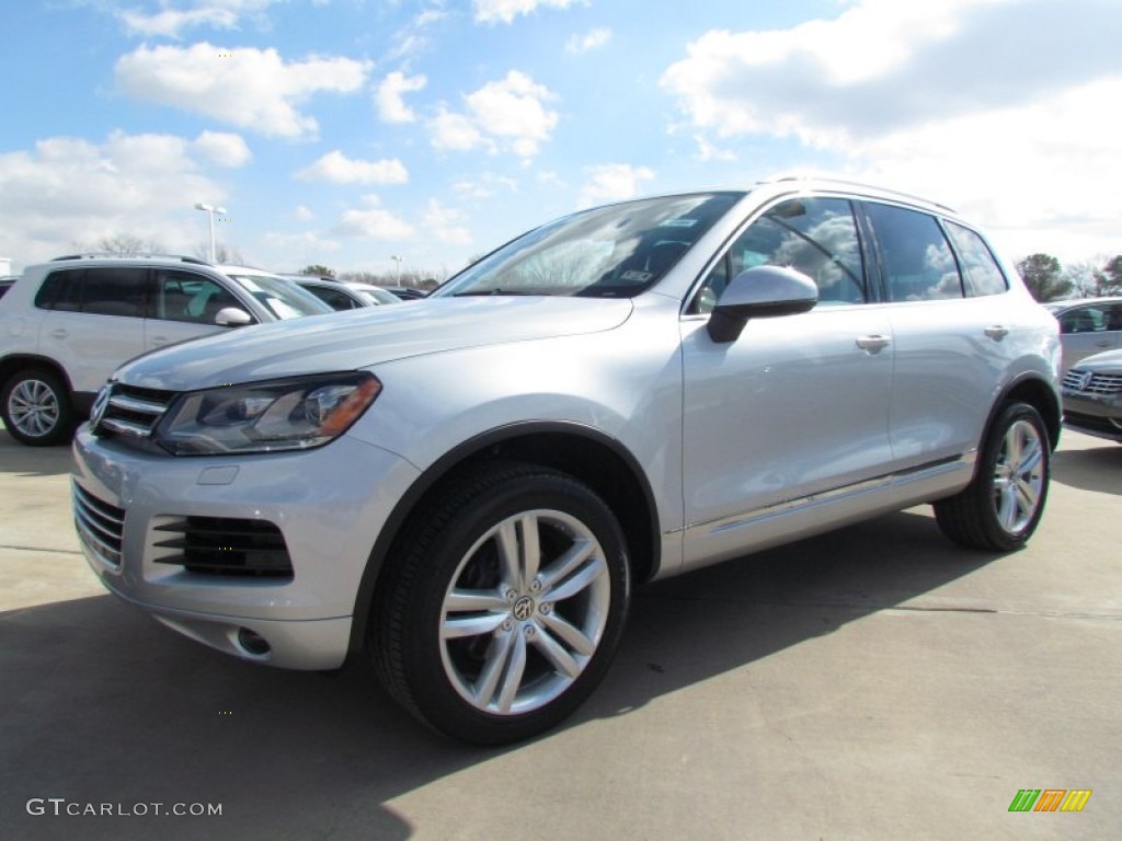 2012 Touareg TDI Executive 4XMotion - Cool Silver Metallic / Saddle Brown photo #1