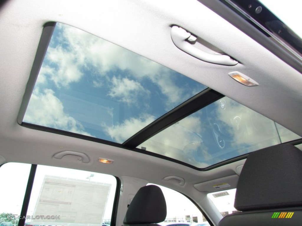 2012 Tiguan S - Deep Black Metallic / Black photo #6