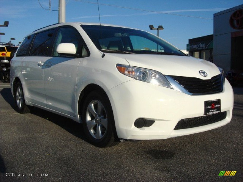 2011 Sienna LE - Super White / Bisque photo #1