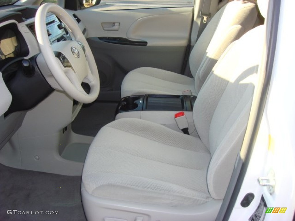 2011 Sienna LE - Super White / Bisque photo #8