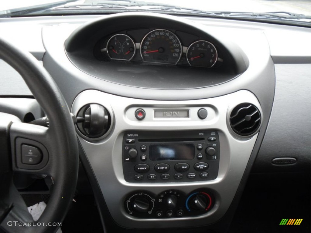 2005 Saturn ION 2 Quad Coupe Controls Photo #60473798