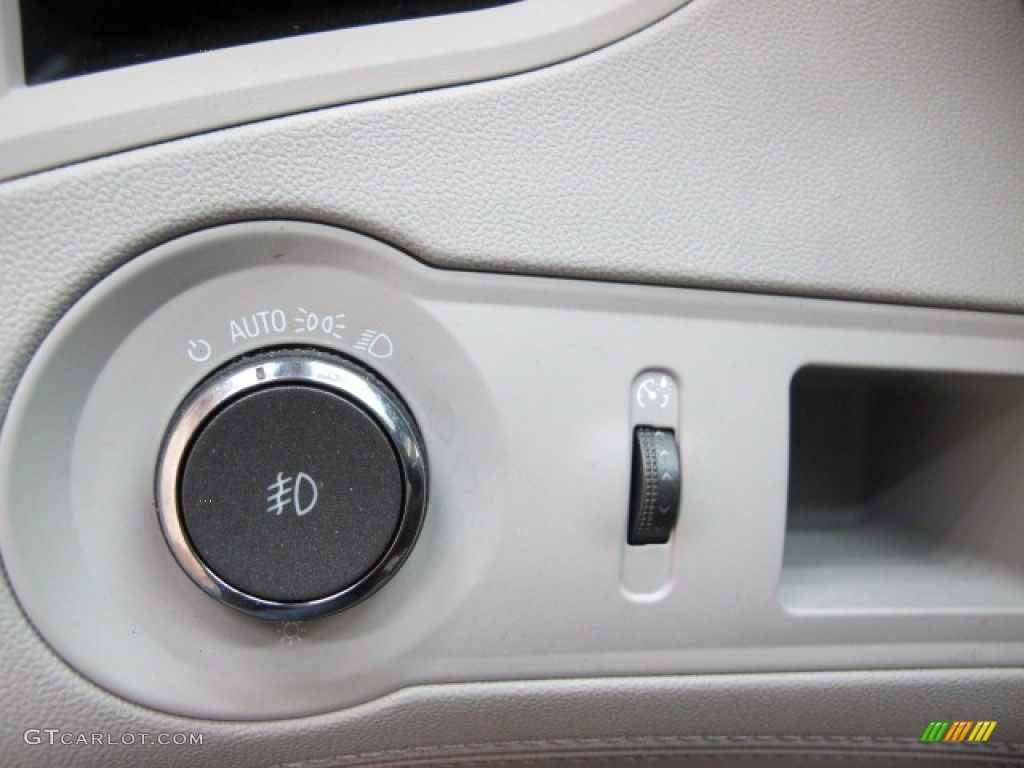 2010 Buick LaCrosse CXL AWD Controls Photo #60479537