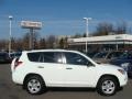 Super White - RAV4 4WD Photo No. 1