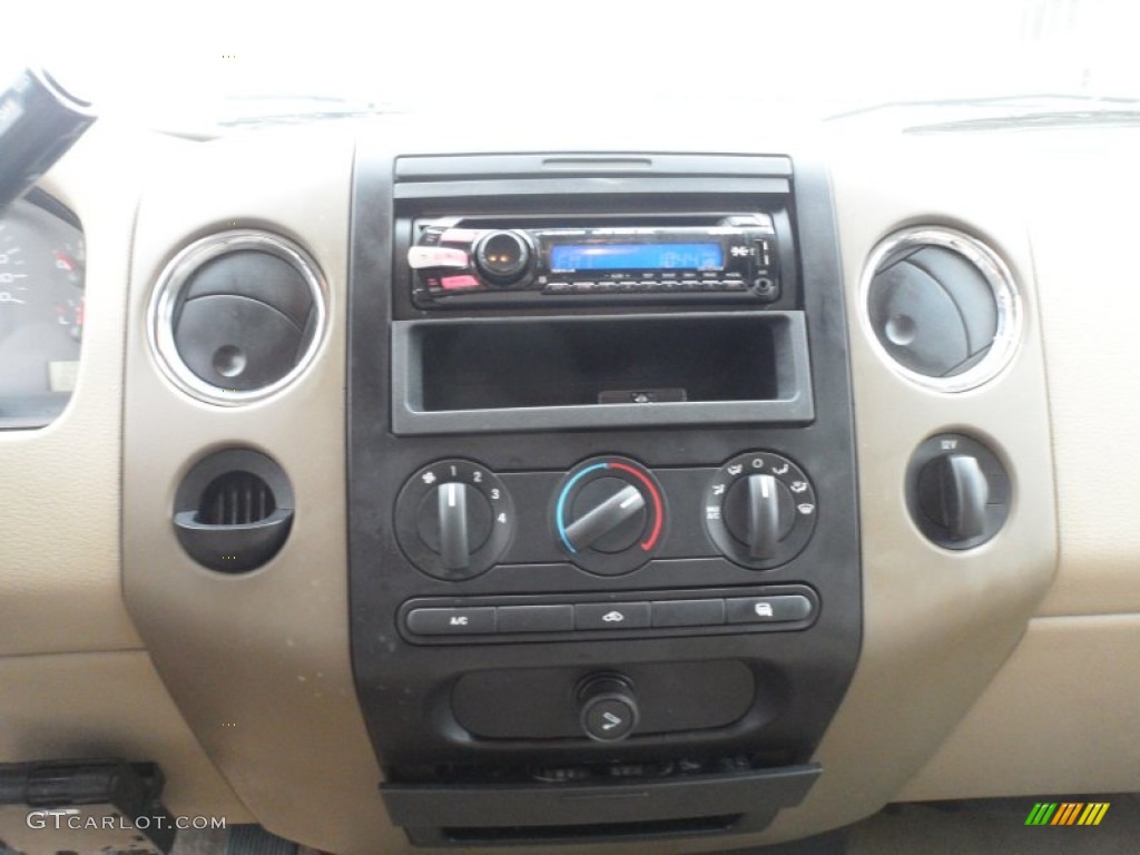 2004 F150 XLT SuperCrew - Medium Wedgewood Blue Metallic / Tan photo #32
