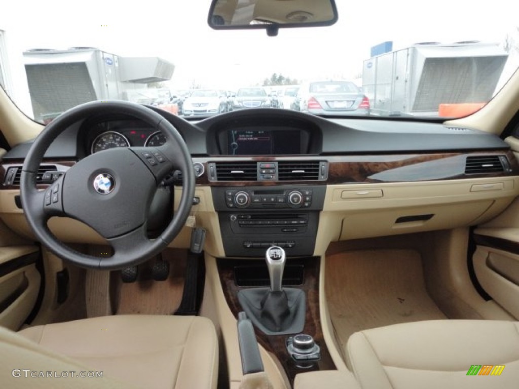 2009 BMW 3 Series 328xi Sedan Beige Dashboard Photo #60485111