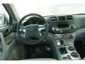 Classic Silver Metallic - Highlander V6 4WD Photo No. 12