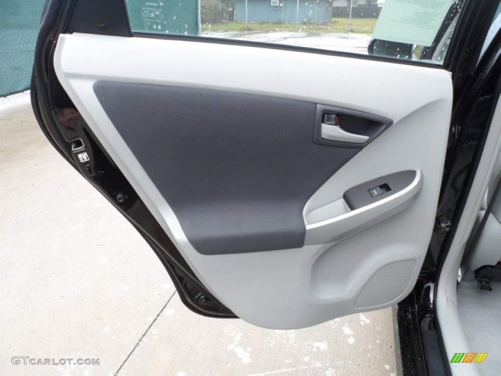 2011 Toyota Prius Hybrid II Misty Gray Door Panel Photo #60487531