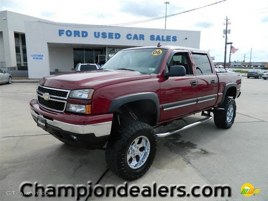 2006 Silverado 1500 LT Crew Cab 4x4 - Sport Red Metallic / Tan photo #1