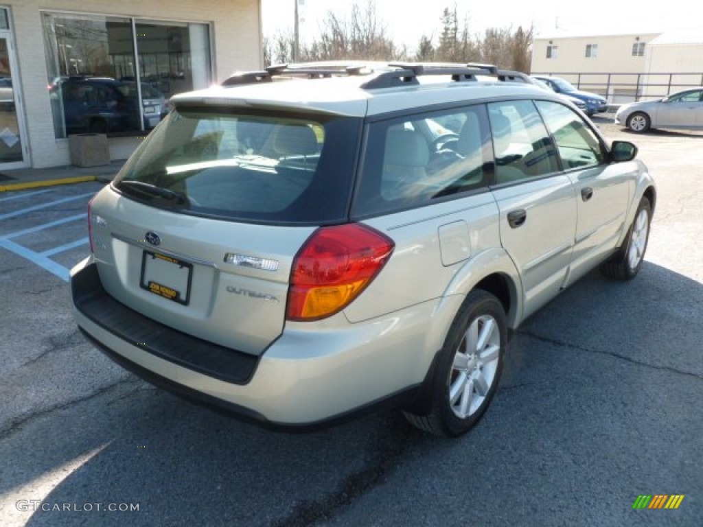 2006 Outback 2.5i Wagon - Champagne Gold Opalescent / Taupe photo #11