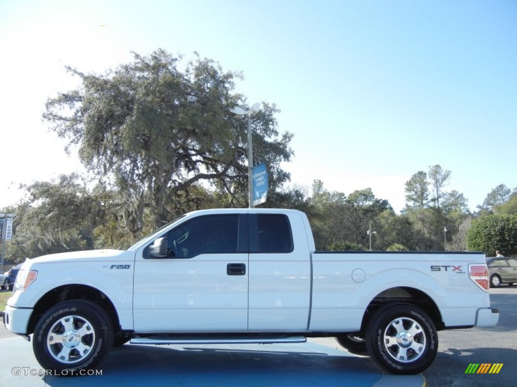 2010 F150 STX SuperCab 4x4 - Oxford White / Medium Stone photo #2