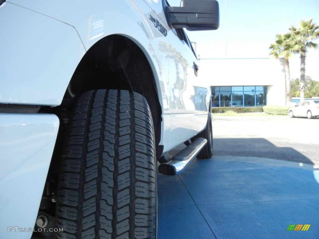 2010 F150 STX SuperCab 4x4 - Oxford White / Medium Stone photo #11