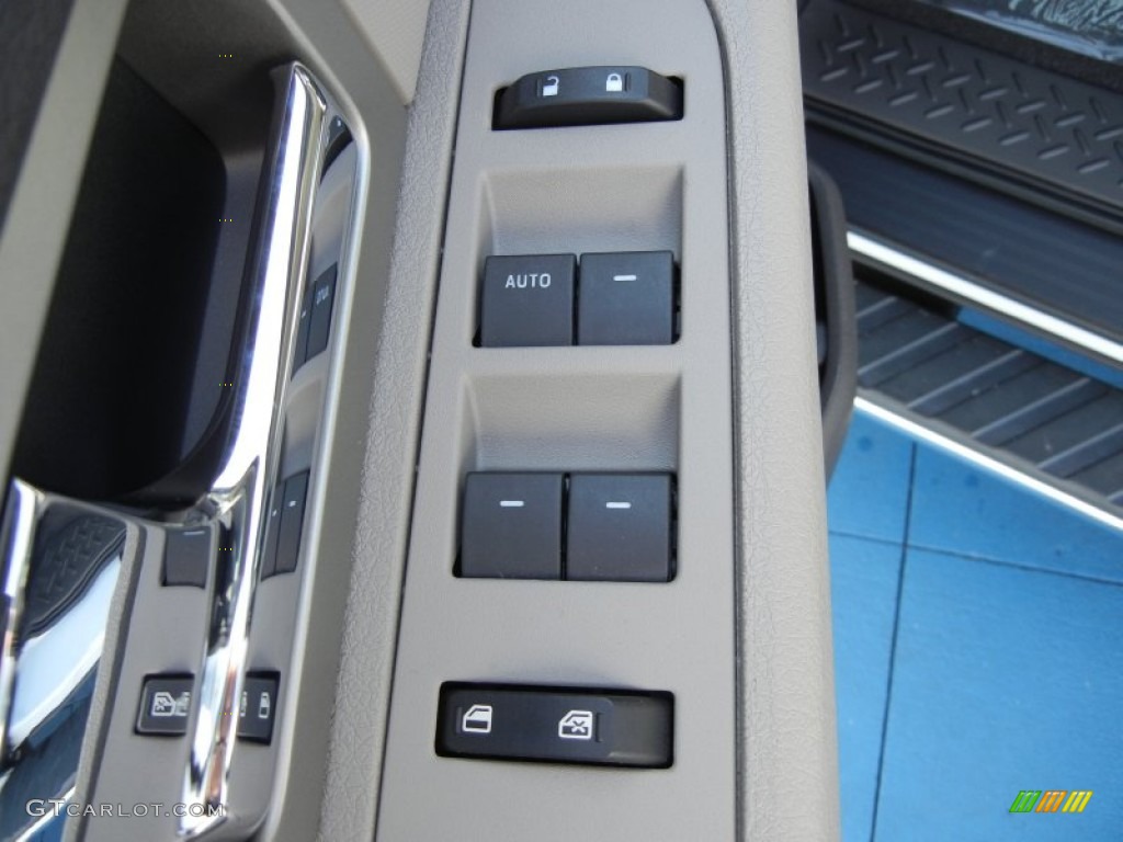 2010 F150 STX SuperCab 4x4 - Oxford White / Medium Stone photo #14