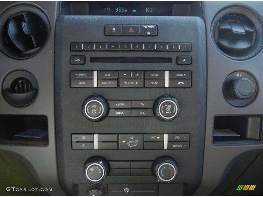2010 F150 STX SuperCab 4x4 - Oxford White / Medium Stone photo #24