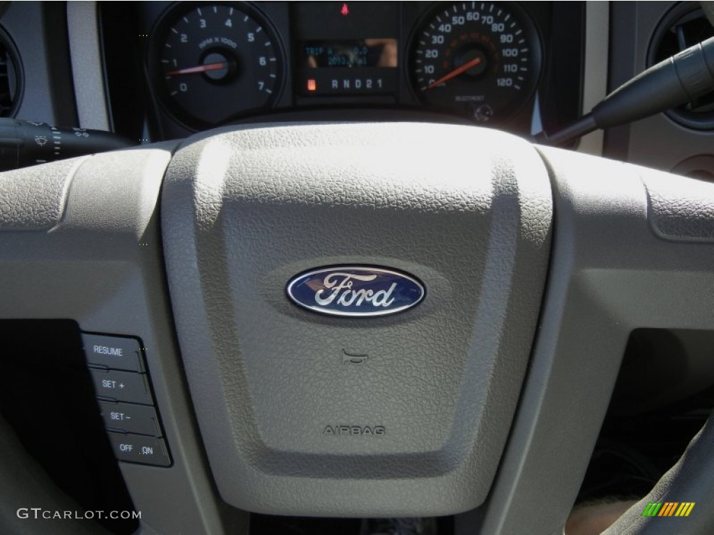 2010 F150 STX SuperCab 4x4 - Oxford White / Medium Stone photo #25
