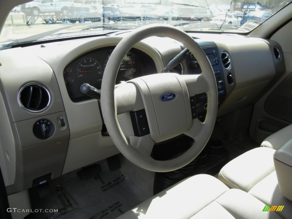 2004 F150 XLT Regular Cab 4x4 - Dark Toreador Red Metallic / Tan photo #18