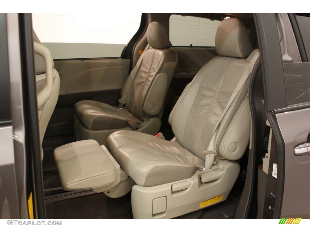 2011 Sienna Limited AWD - Predawn Gray Mica / Bisque photo #40