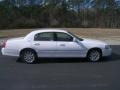 2011 Vibrant White Lincoln Town Car Signature Limited  photo #4