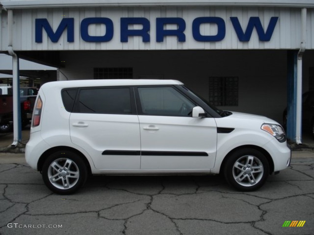 Clear White Kia Soul