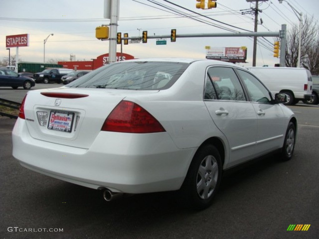 2007 Accord LX Sedan - Taffeta White / Ivory photo #4