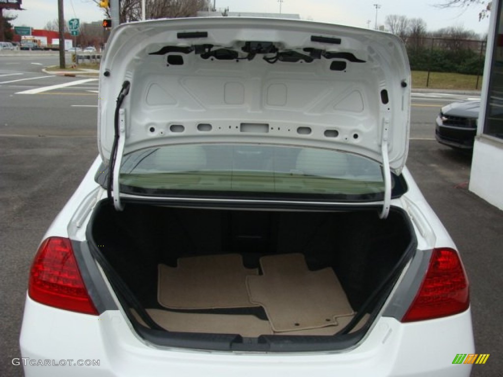 2007 Accord LX Sedan - Taffeta White / Ivory photo #13