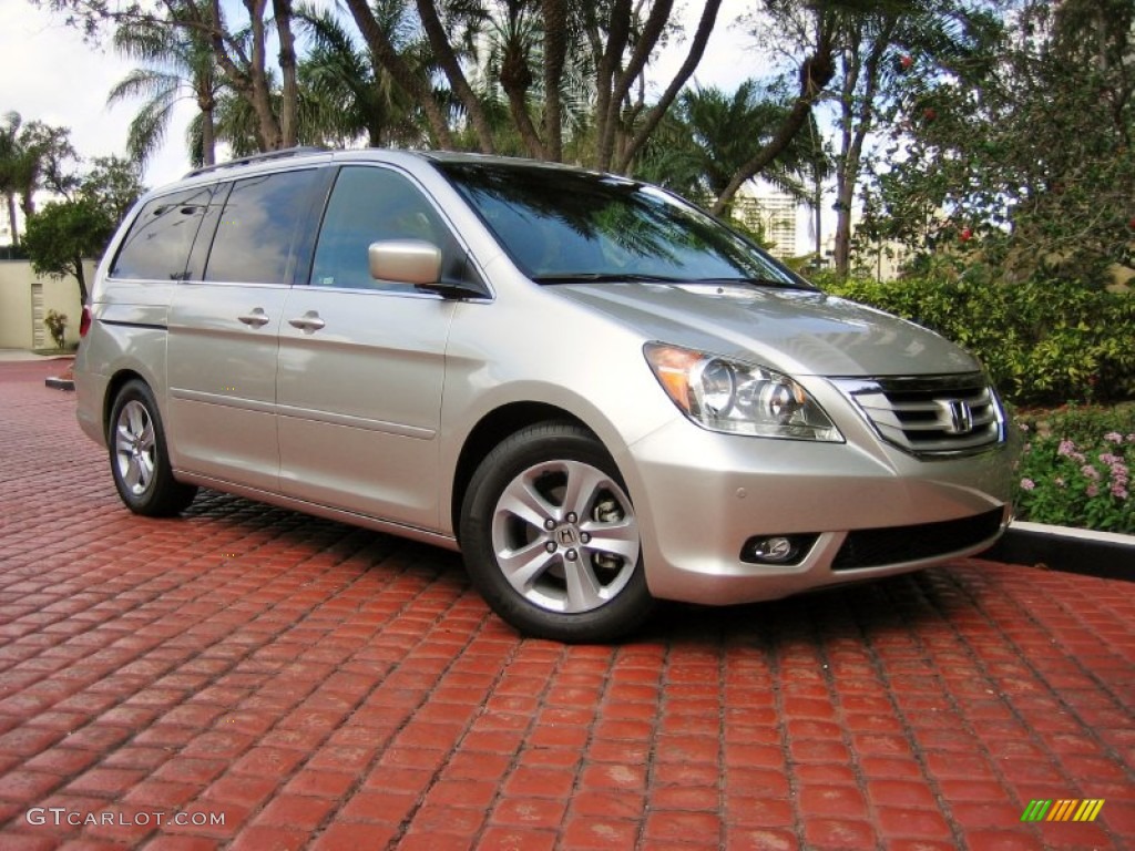 Silver Pearl Metallic Honda Odyssey