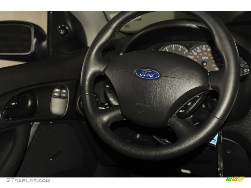 2005 Focus ZX3 SES Coupe - Liquid Grey Metallic / Charcoal/Charcoal photo #17