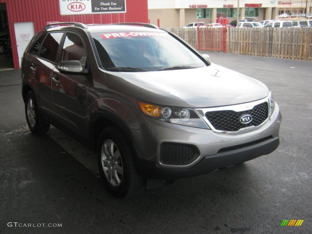 2011 Sorento LX V6 - Titanium Silver / Black photo #6