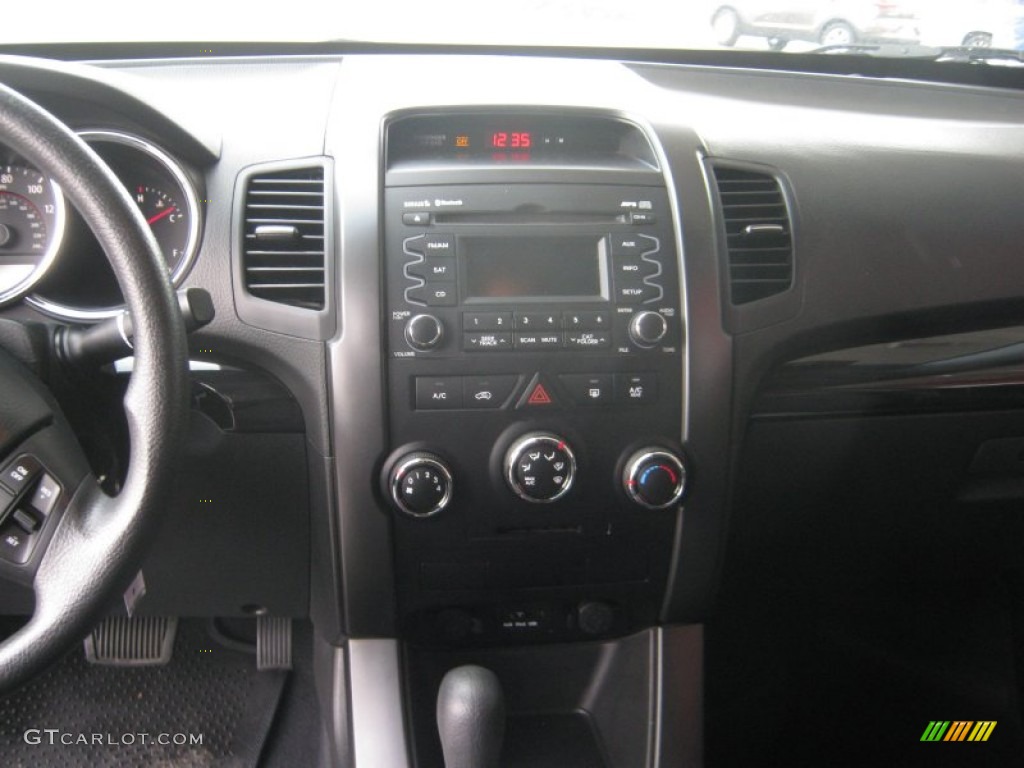 2011 Sorento LX V6 - Titanium Silver / Black photo #8