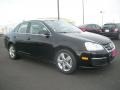 Black - Jetta SE Sedan Photo No. 1
