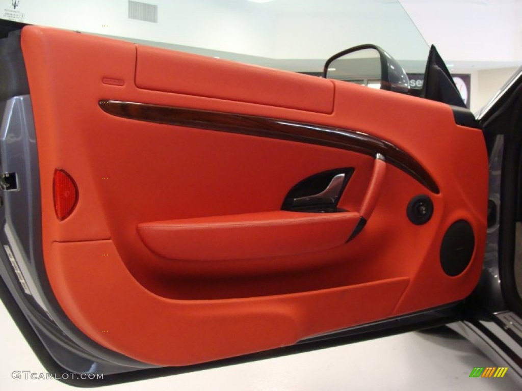 2009 Maserati GranTurismo Standard GranTurismo Model Rosso Corallo Door Panel Photo #60524455