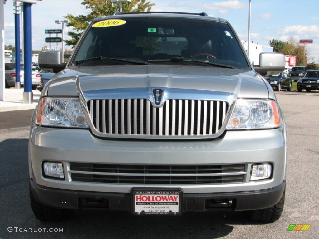 2006 Navigator Ultimate 4x4 - Silver Birch Metallic / Charcoal Black photo #2