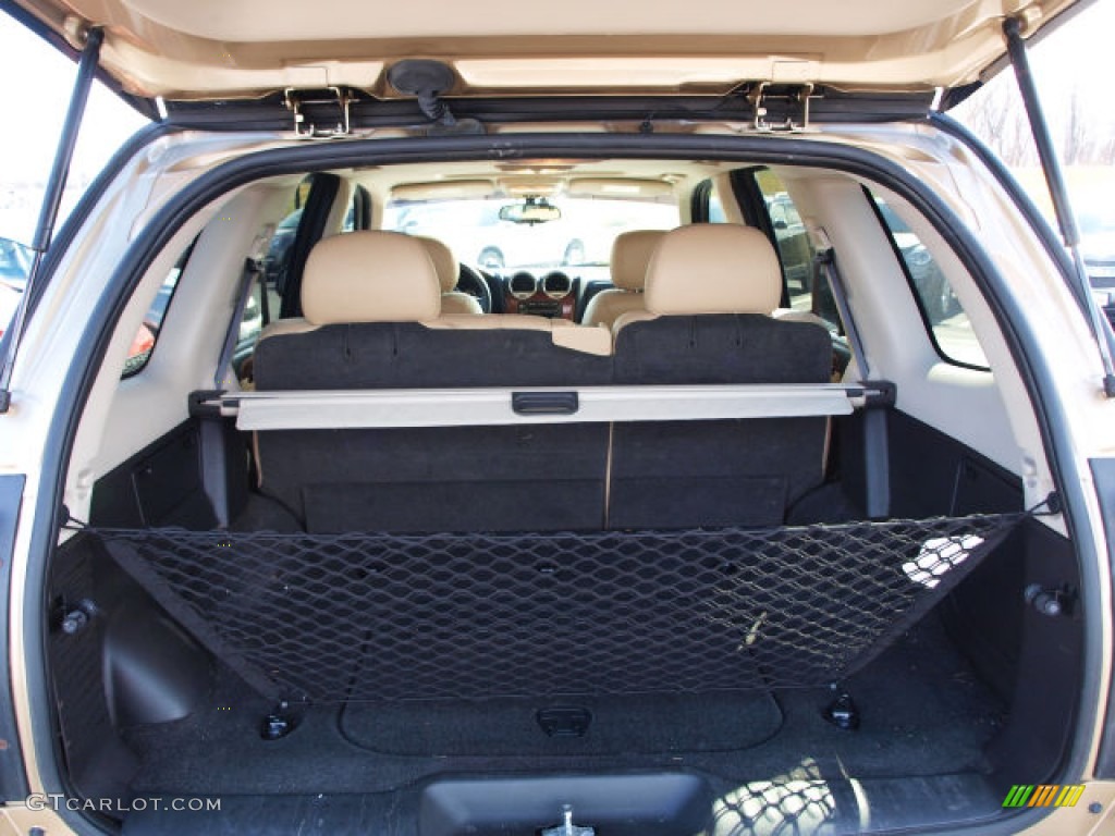 2005 Envoy SLT 4x4 - Sand Beige Metallic / Light Tan/Ebony photo #5