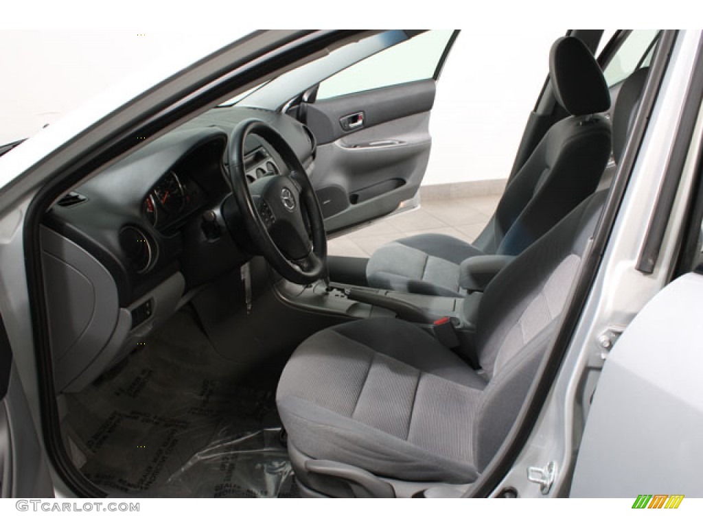 Gray Interior 2004 Mazda MAZDA6 i Sedan Photo #60530455