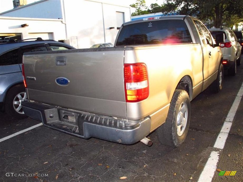 2005 F150 XL Regular Cab - Arizona Beige Metallic / Tan photo #2