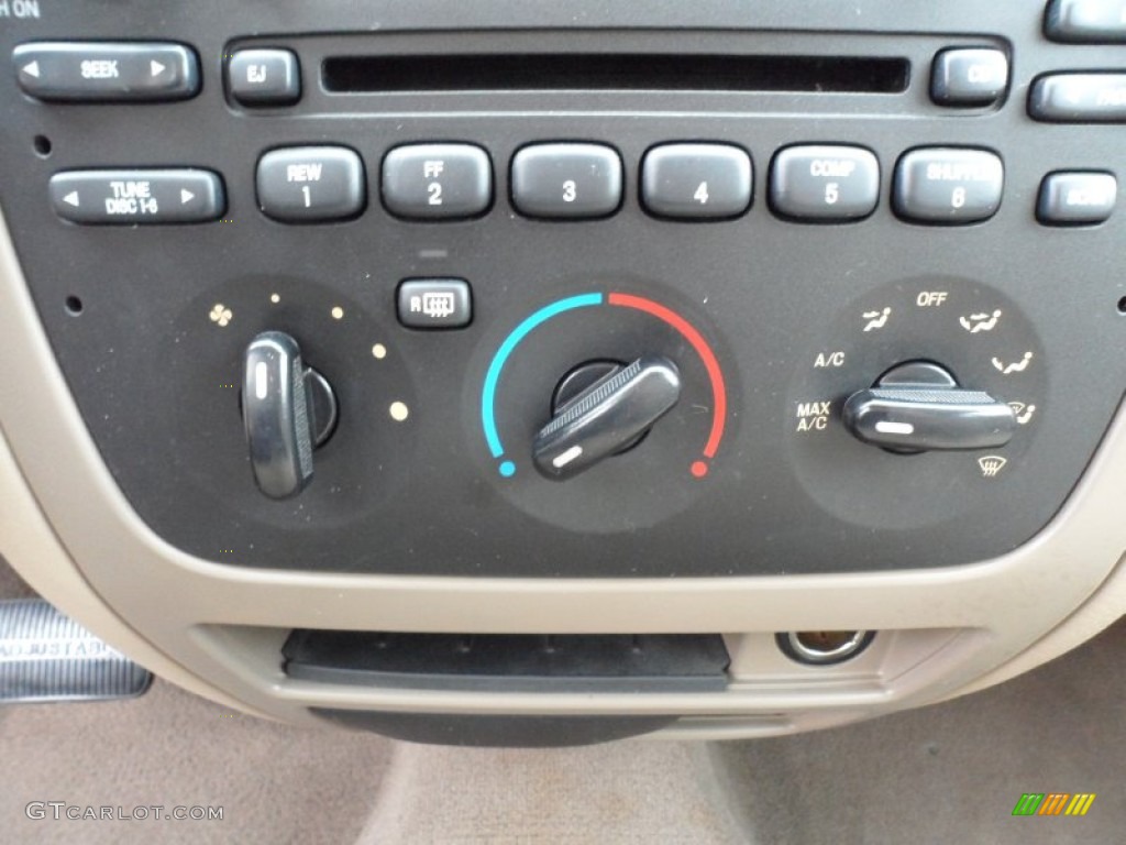 2003 Ford Taurus SE Wagon Controls Photo #60535809