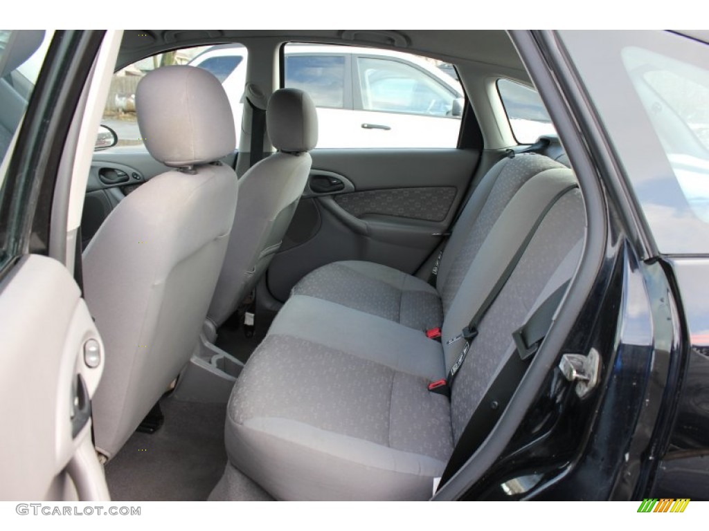 2003 Focus ZX5 Hatchback - Pitch Black / Medium Graphite photo #8