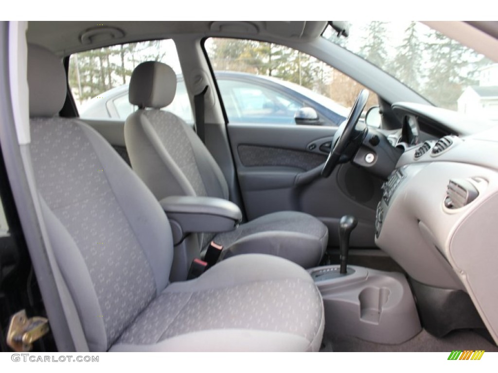 2003 Focus ZX5 Hatchback - Pitch Black / Medium Graphite photo #12