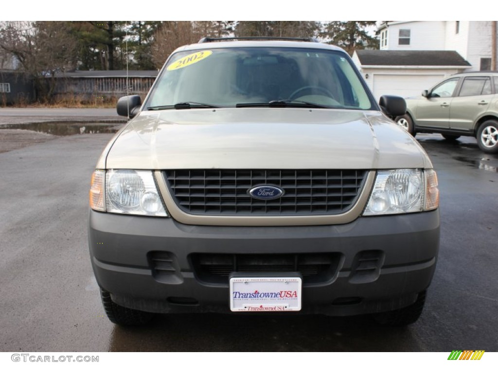 2004 Explorer XLS 4x4 - Pueblo Gold Metallic / Medium Parchment photo #19
