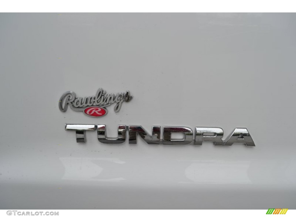 2011 Tundra Double Cab - Super White / Black photo #11