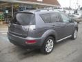 2010 Graphite Gray Pearl Mitsubishi Outlander SE 4WD  photo #3