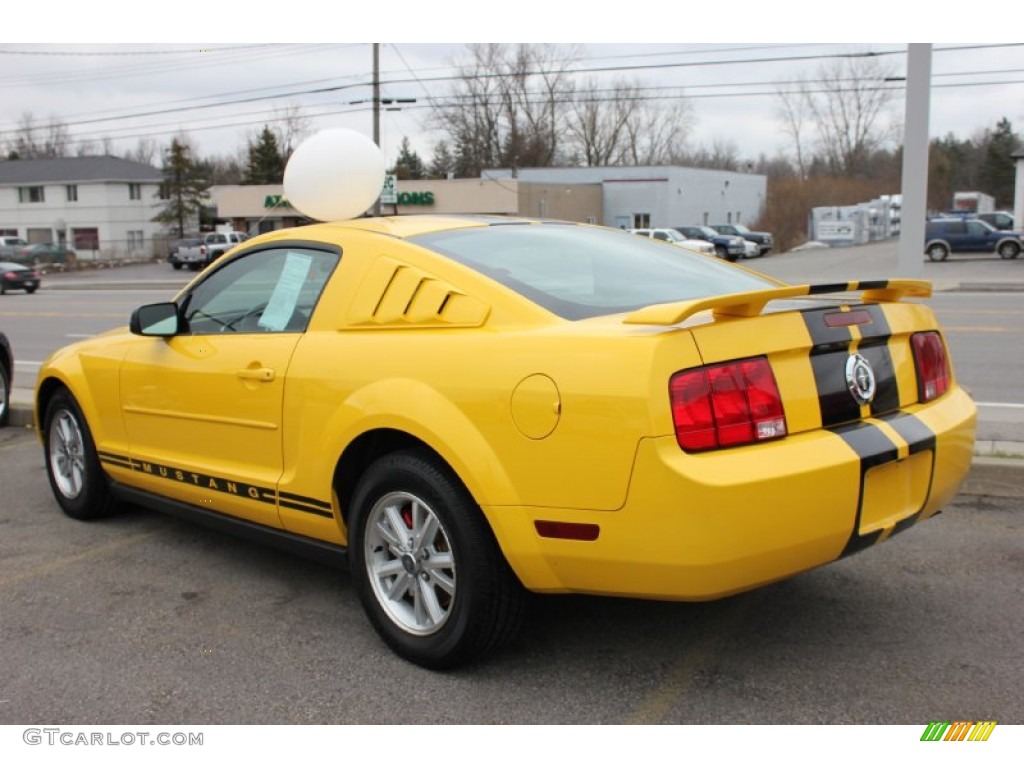 2006 Mustang V6 Premium Coupe - Screaming Yellow / Dark Charcoal photo #2