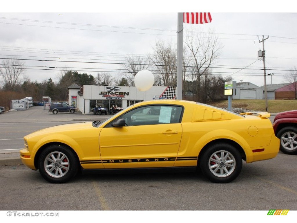 2006 Mustang V6 Premium Coupe - Screaming Yellow / Dark Charcoal photo #4